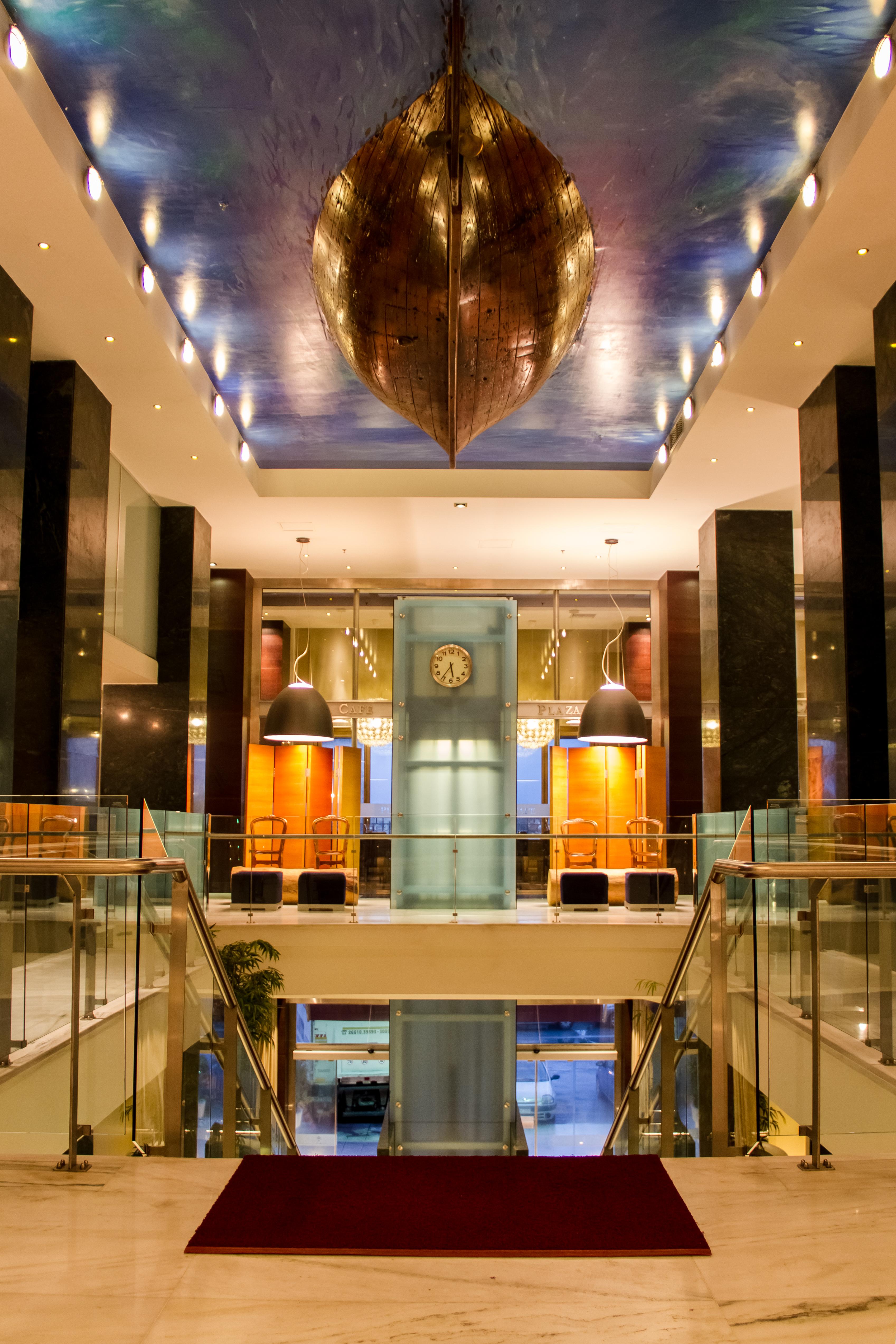 Gdm梅格荣历史纪念碑酒店 伊拉克利翁 外观 照片 The lobby of the hotel