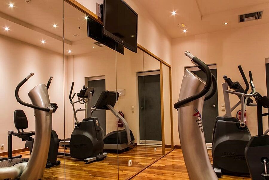 Gdm梅格荣历史纪念碑酒店 伊拉克利翁 外观 照片 The gym at the hotel