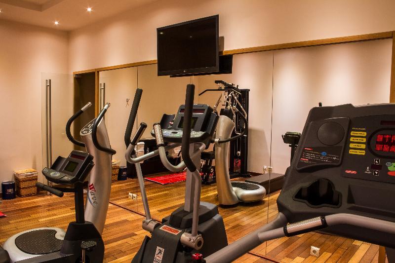 Gdm梅格荣历史纪念碑酒店 伊拉克利翁 外观 照片 A home gym