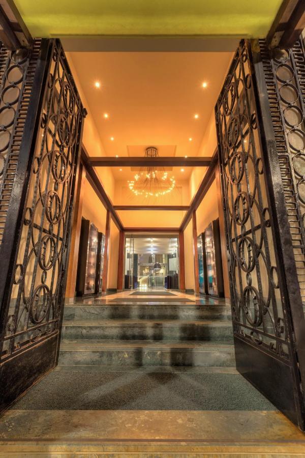 Gdm梅格荣历史纪念碑酒店 伊拉克利翁 外观 照片 Entrance to the hotel