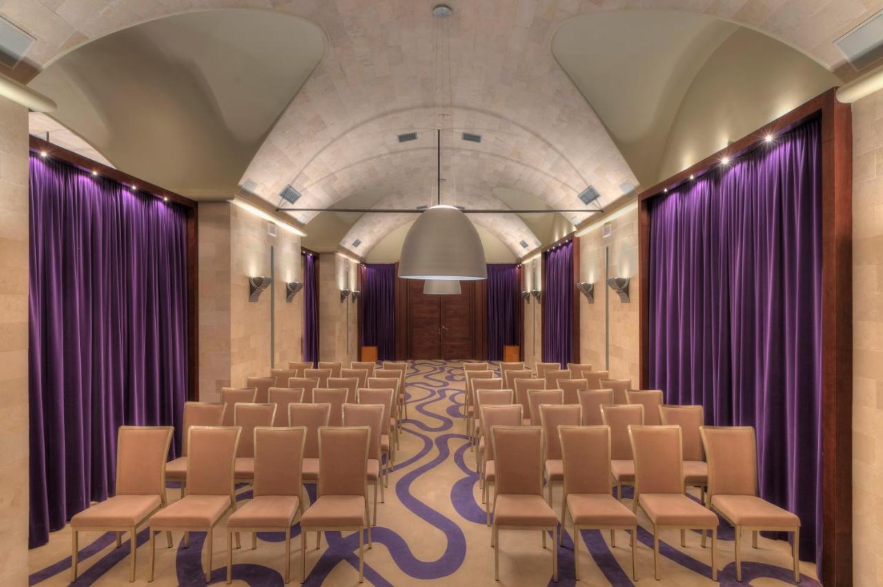 Gdm梅格荣历史纪念碑酒店 伊拉克利翁 外观 照片 The ballroom